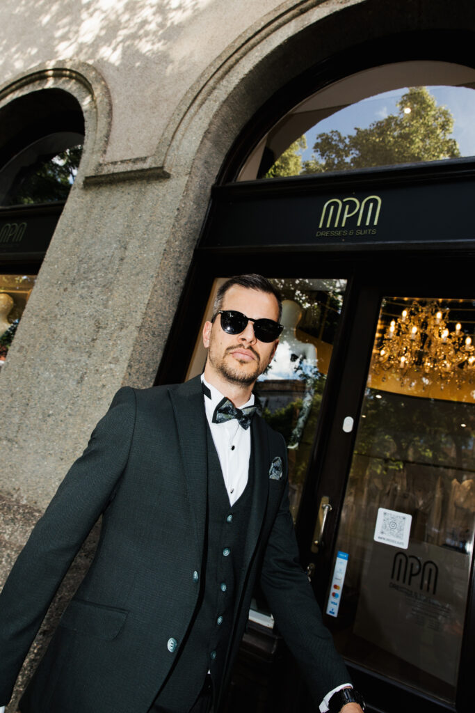 Mladoženja u elegantnom odijelu za vjenčanje Zagreb